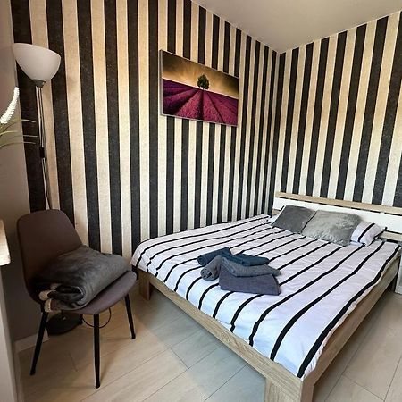 Premium Centrum 900M Targi Kielce 4 Km Eksteriør billede